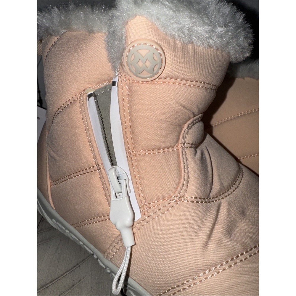 Women's Snow Boots Faux Fur Lined Side Zip Lightweight Ankle Boots NWT 37/6.5 - Picture 3 of 7